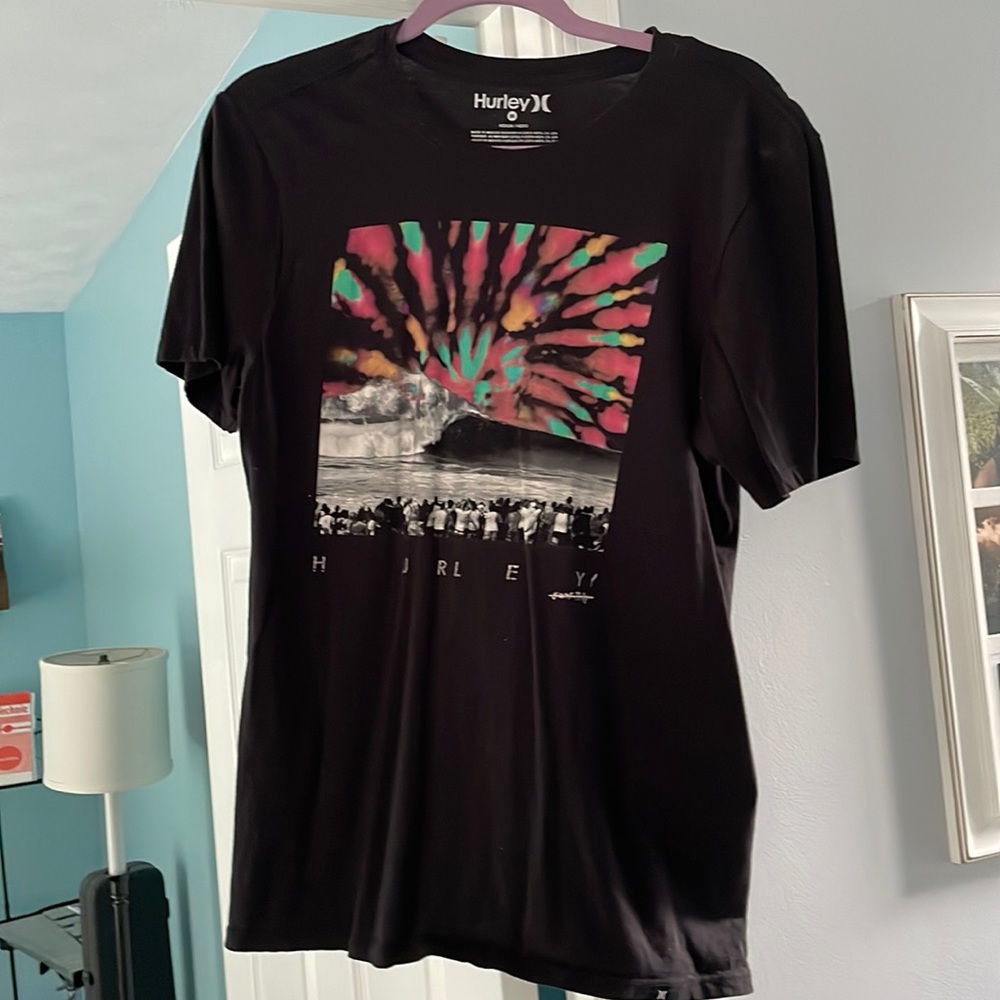 Black graphic image Hurley Tshirt Sz medium surf trip. Hawaii